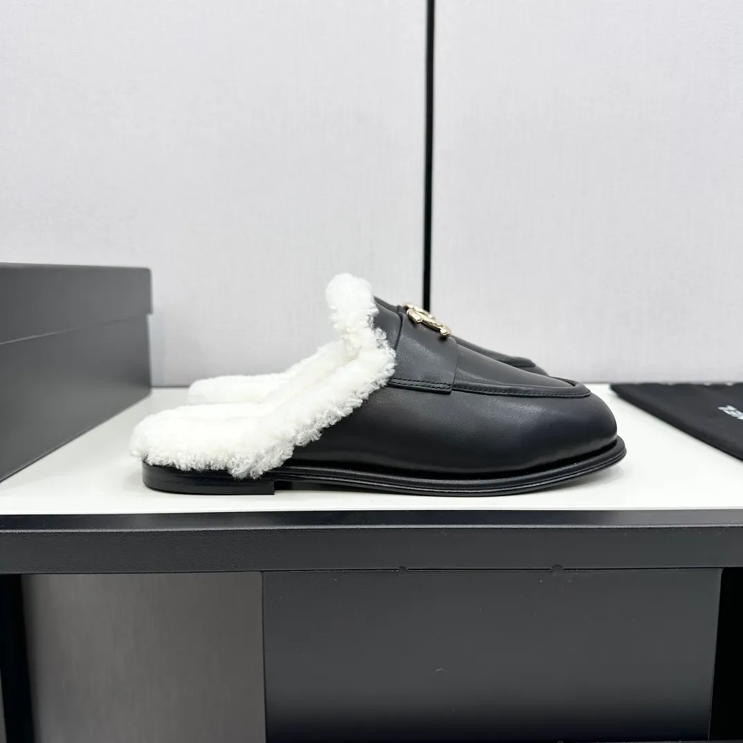 👟👟Ex-factory price 600👟👟Chanel 24K new furry loafers and Teddy furry shoes for autumn and winter. Very comfortable. Maillard brown is still very suitable for autumn and winter~ Suede upper, fur lining integrated, leather outsole Size: 35-39, other sizes are customized